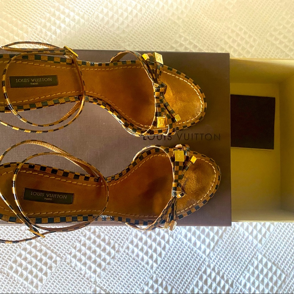 Womens Louis Vuitton Damier heels